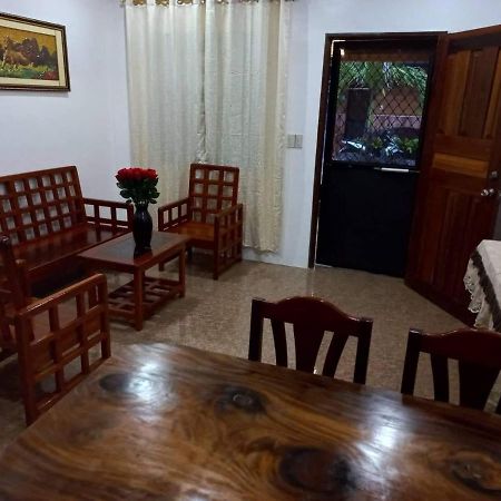 Foxtail Guesthouse Siargao 제너럴 루나 외부 사진