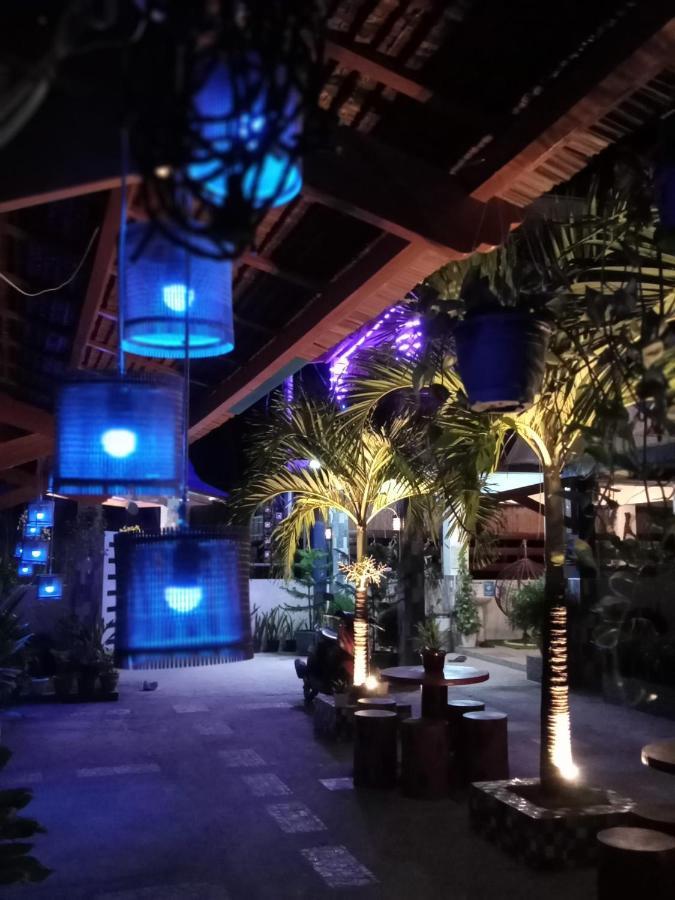 Foxtail Guesthouse Siargao 제너럴 루나 외부 사진